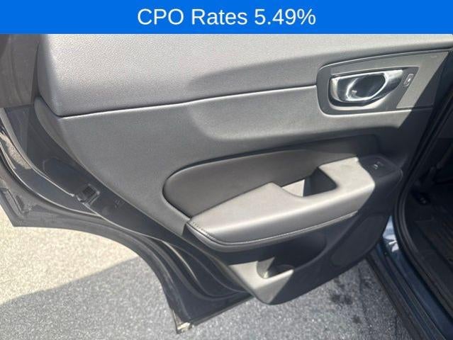 2023 Volvo XC60 B5 AWD Plus Dark Theme