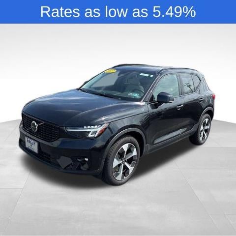 2025 Volvo XC40 B5 AWD Plus Dark Theme
