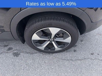 2025 Volvo XC40 B5 AWD Plus Dark Theme