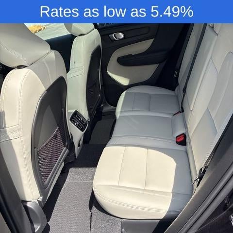 2025 Volvo XC40 B5 AWD Plus Dark Theme