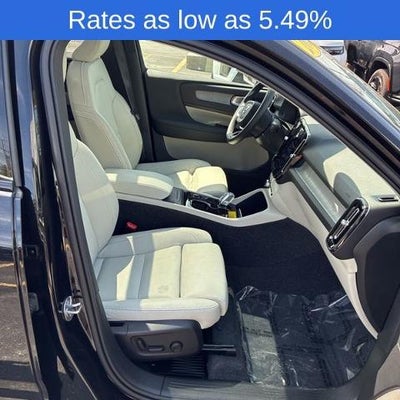 2025 Volvo XC40 B5 AWD Plus Dark Theme