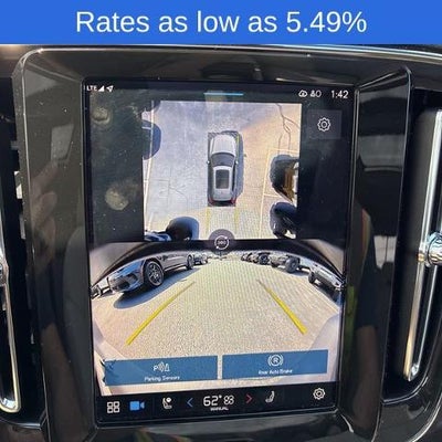 2025 Volvo XC40 B5 AWD Plus Dark Theme