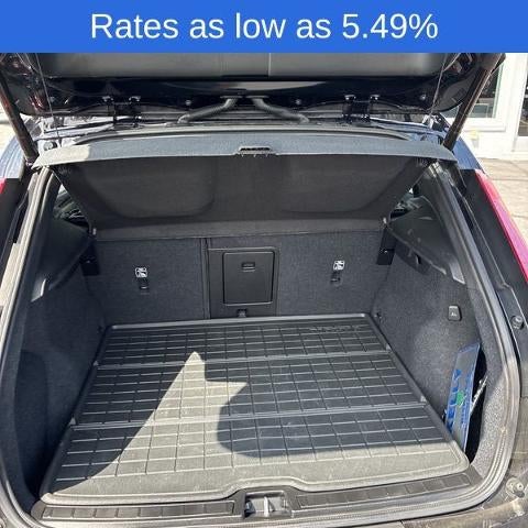 2025 Volvo XC40 B5 AWD Plus Dark Theme