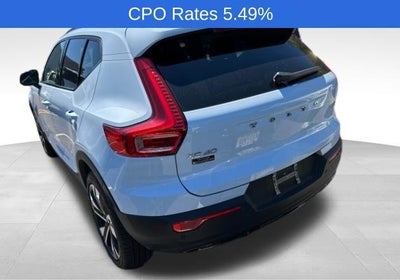 2024 Volvo XC40 B5 AWD Plus Dark Theme