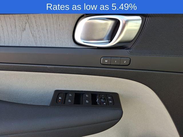 2023 Volvo XC40 B5 AWD Plus Bright Theme