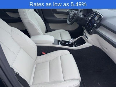 2023 Volvo XC40 B5 AWD Plus Bright Theme