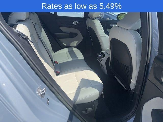 2023 Volvo XC40 B5 AWD Plus Bright Theme