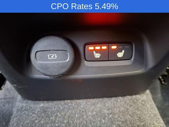 2023 Volvo XC40 B5 AWD Plus Dark Theme