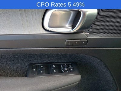 2023 Volvo XC40 B5 AWD Plus Dark Theme