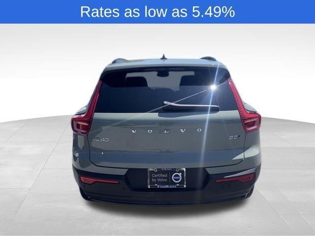 2023 Volvo XC40 B5 AWD Plus Dark Theme