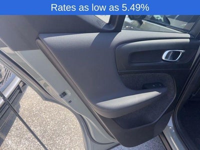 2023 Volvo XC40 B5 AWD Plus Dark Theme