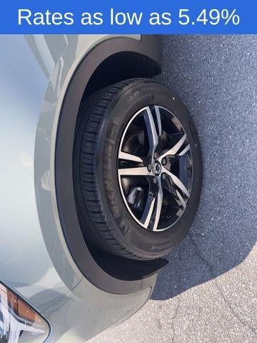 2023 Volvo XC40 B5 AWD Plus Dark Theme