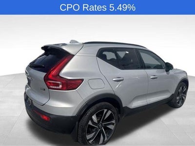 2023 Volvo XC40 B5 AWD Plus Dark Theme