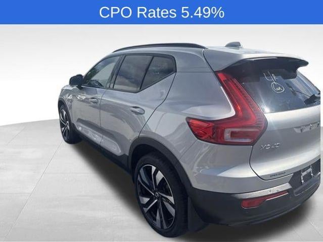 2023 Volvo XC40 B5 AWD Plus Dark Theme