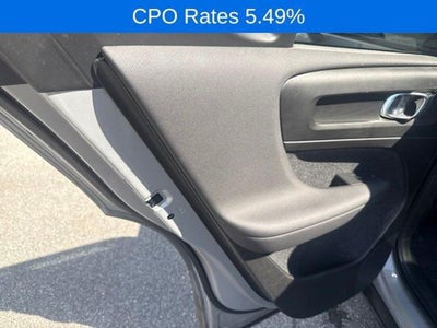 2023 Volvo XC40 B5 AWD Plus Dark Theme
