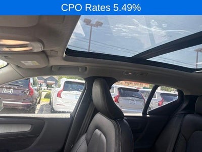 2023 Volvo XC40 B5 AWD Plus Dark Theme