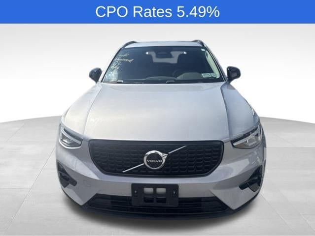 2023 Volvo XC40 B5 AWD Plus Dark Theme