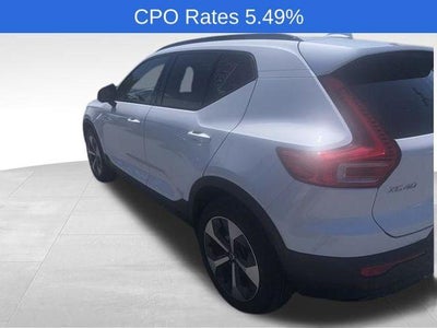 2023 Volvo XC40 B5 AWD Plus Dark Theme