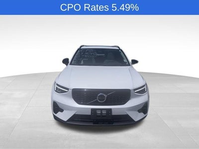 2023 Volvo XC40 B5 AWD Plus Dark Theme