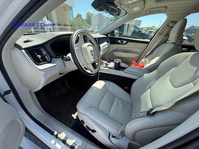 2025 Volvo XC60 B5 AWD Plus