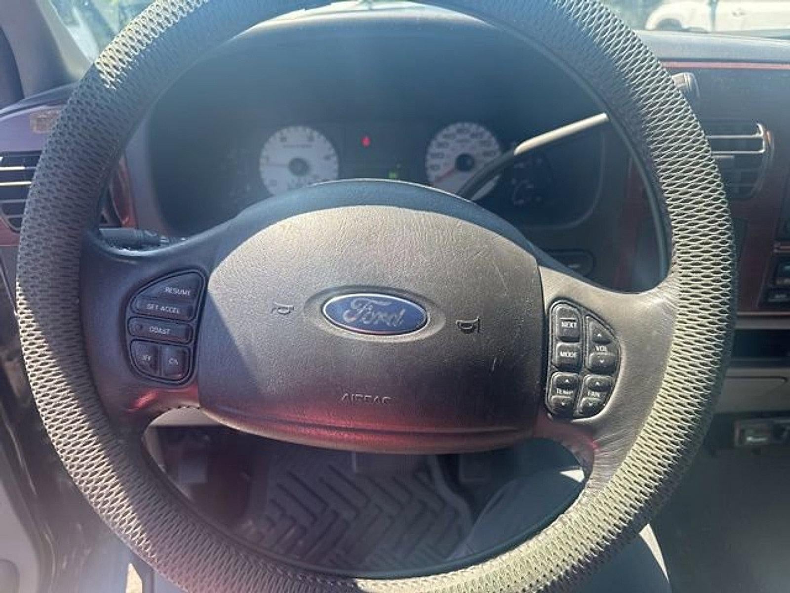 2005 Ford Super Duty F-350 SRW Lariat