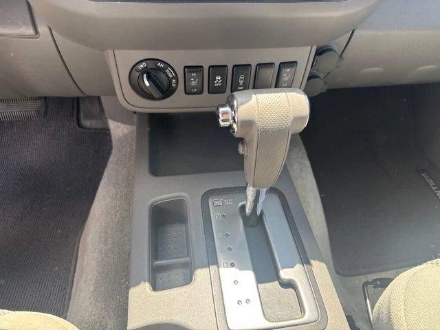 2014 Nissan Frontier 4WD Crew Cab SWB Auto SV