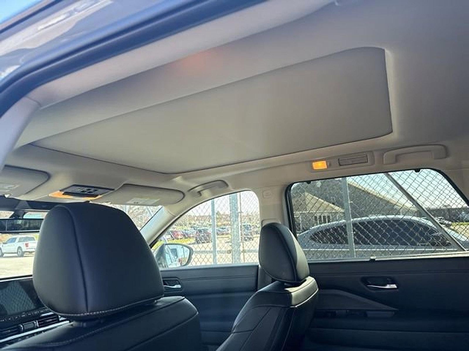 2025 Nissan Pathfinder Platinum 4WD