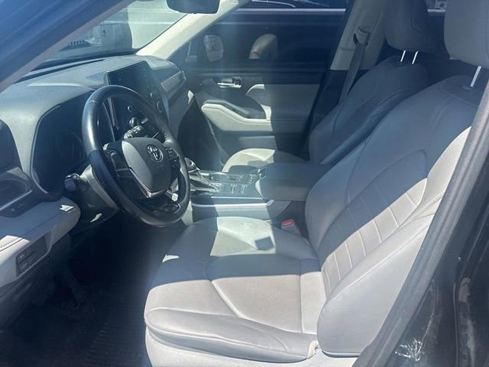 2021 Toyota Highlander XLE AWD (Natl)