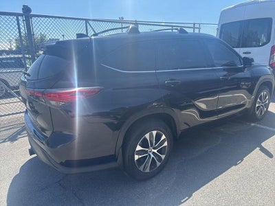 2021 Toyota Highlander XLE AWD (Natl)
