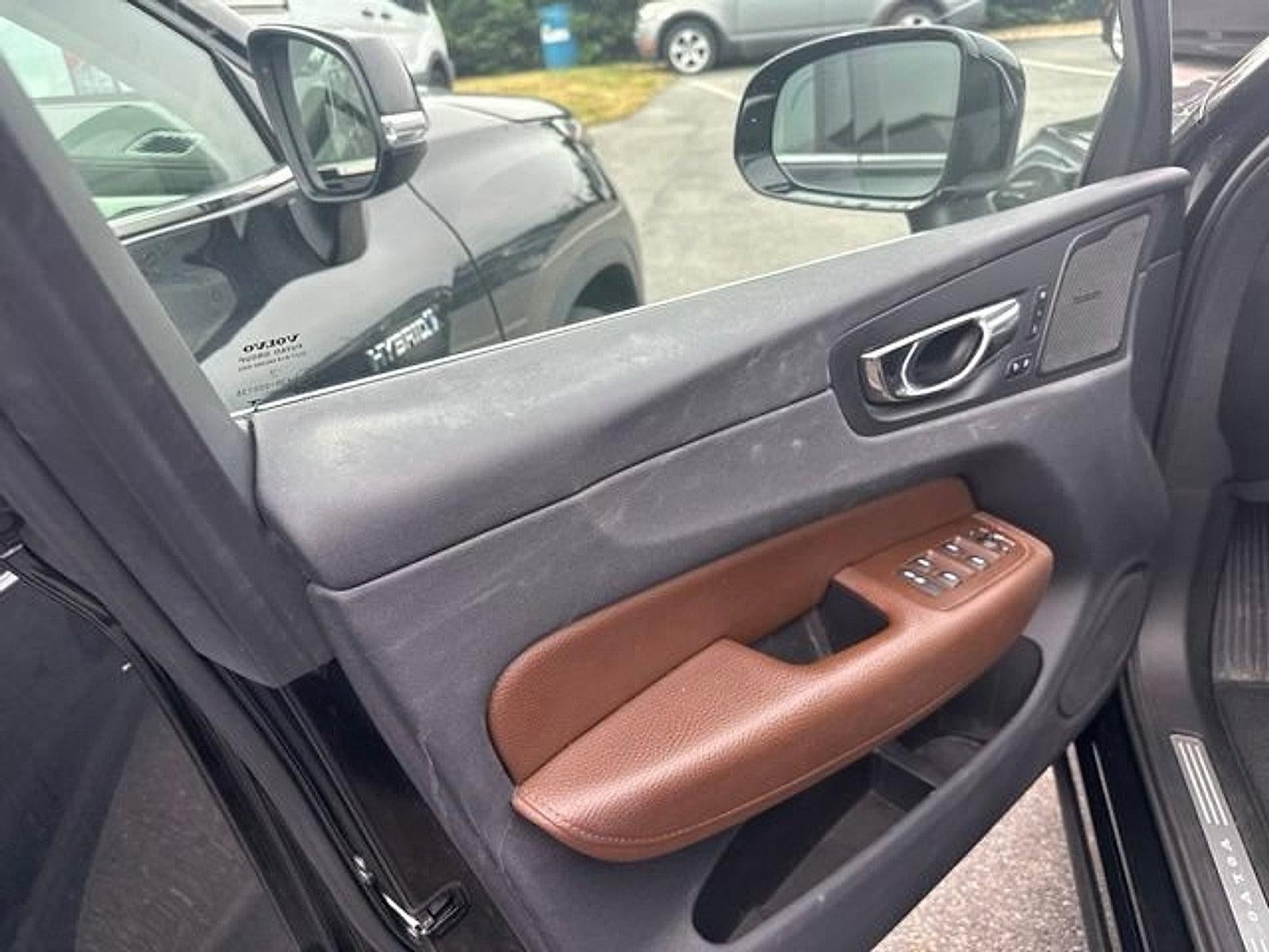 2019 Volvo XC60 T6 AWD Momentum