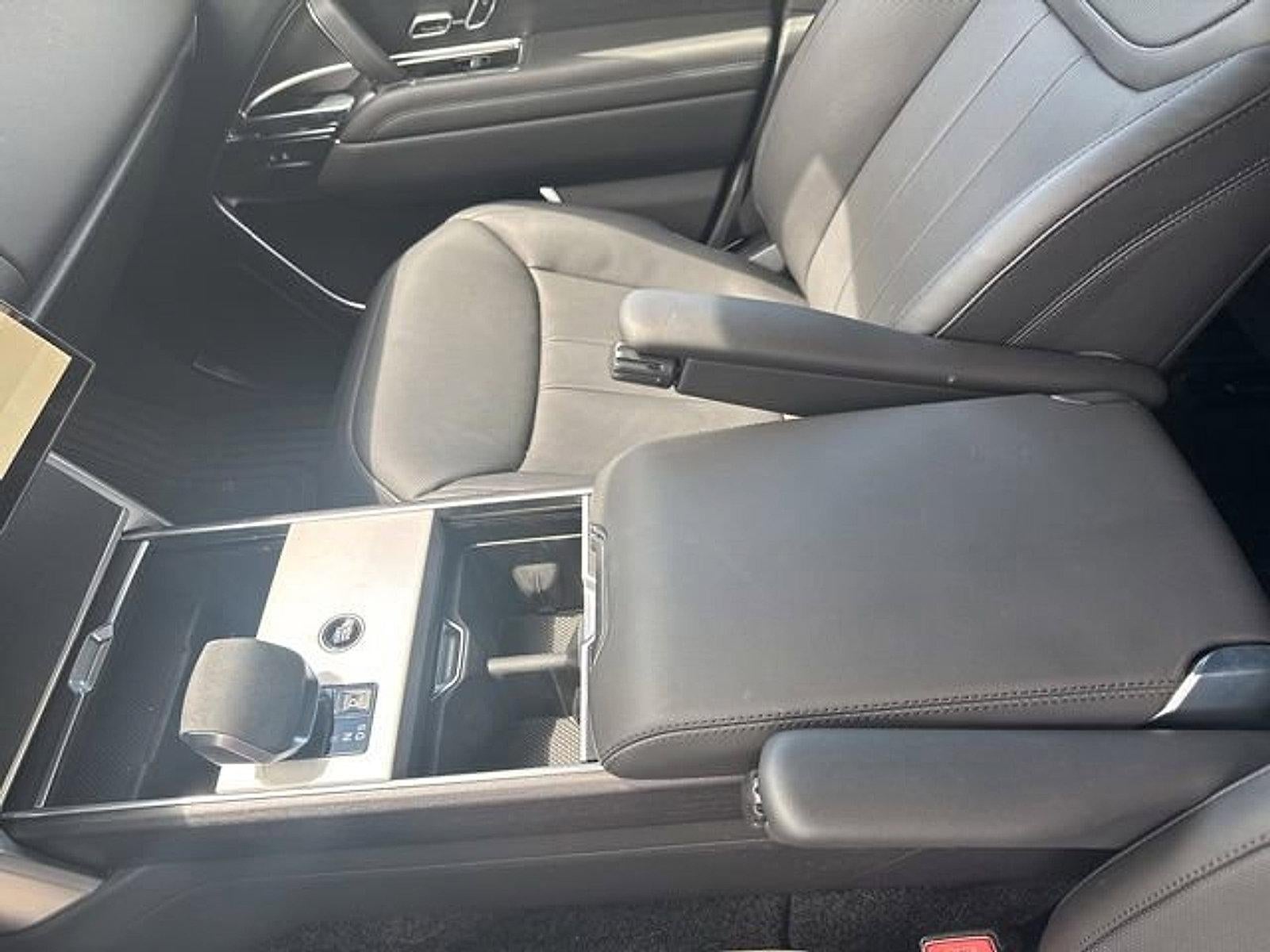 2025 Land Rover Range Rover P400 SE LWB 7 Seat