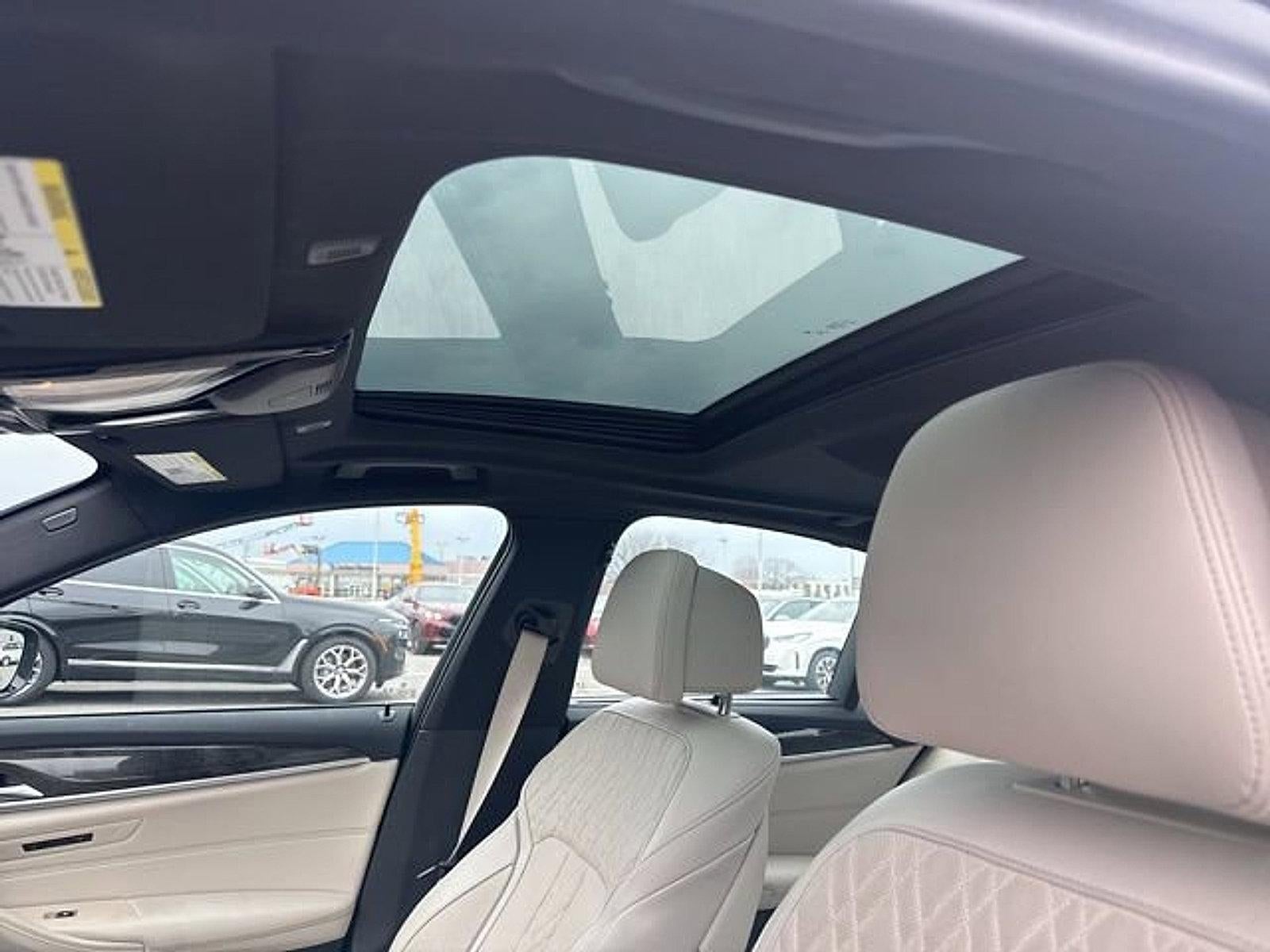 2023 BMW 530e xDrive Plug-In Hybrid