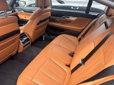 2022 BMW 750i xDrive Sedan