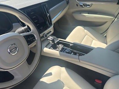 2017 Volvo S90 T6 AWD Momentum
