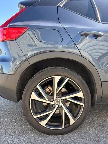 2022 Volvo XC40 T5 AWD R-Design