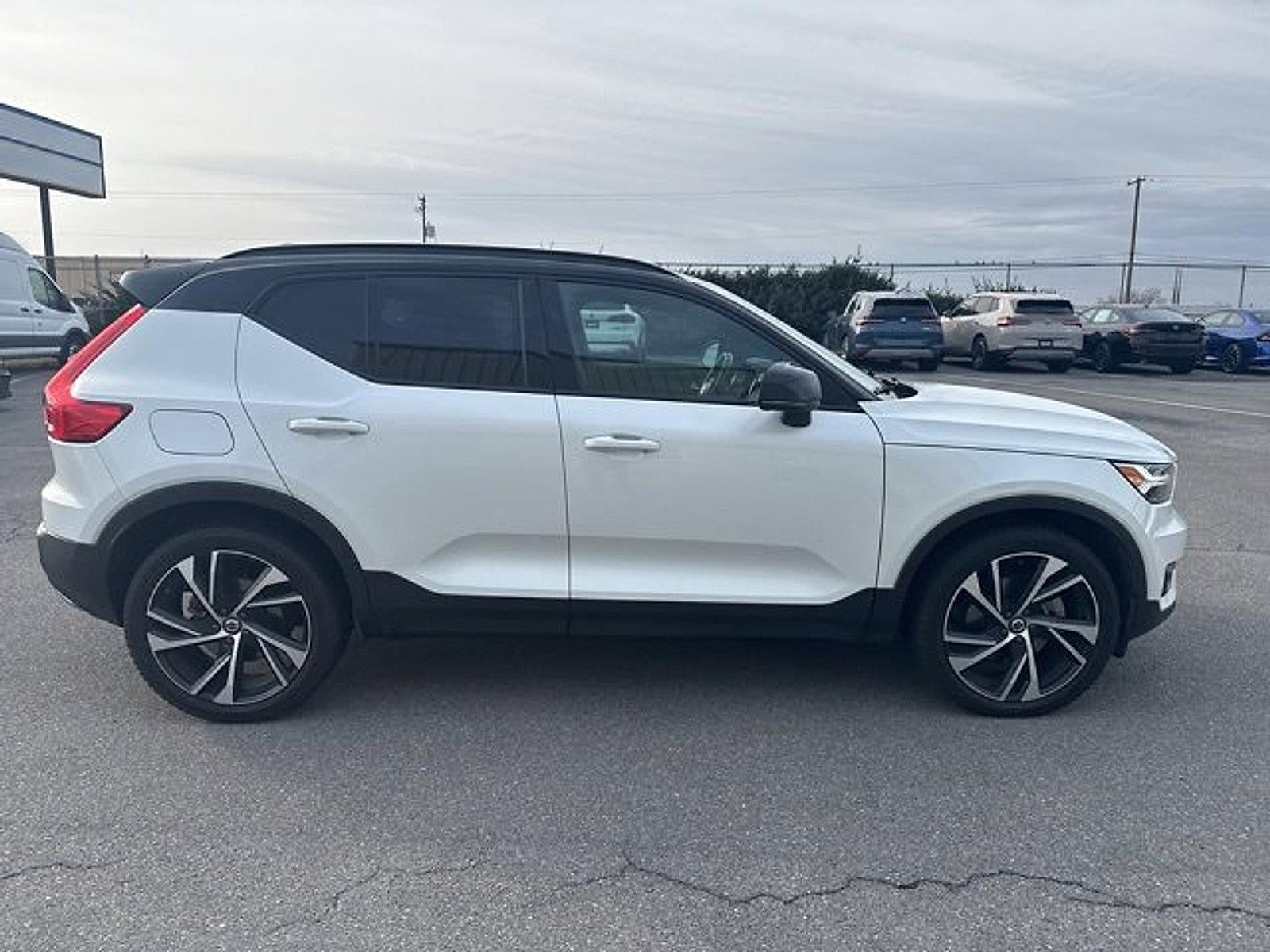 2020 Volvo XC40 T5 AWD R-Design