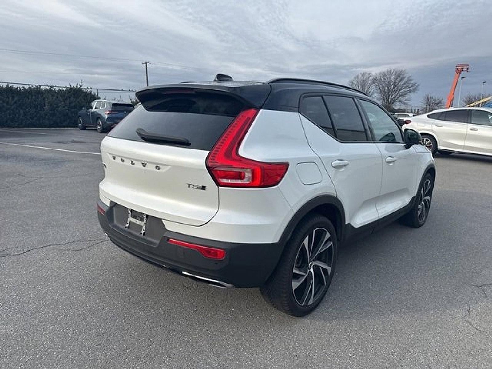 2020 Volvo XC40 T5 AWD R-Design