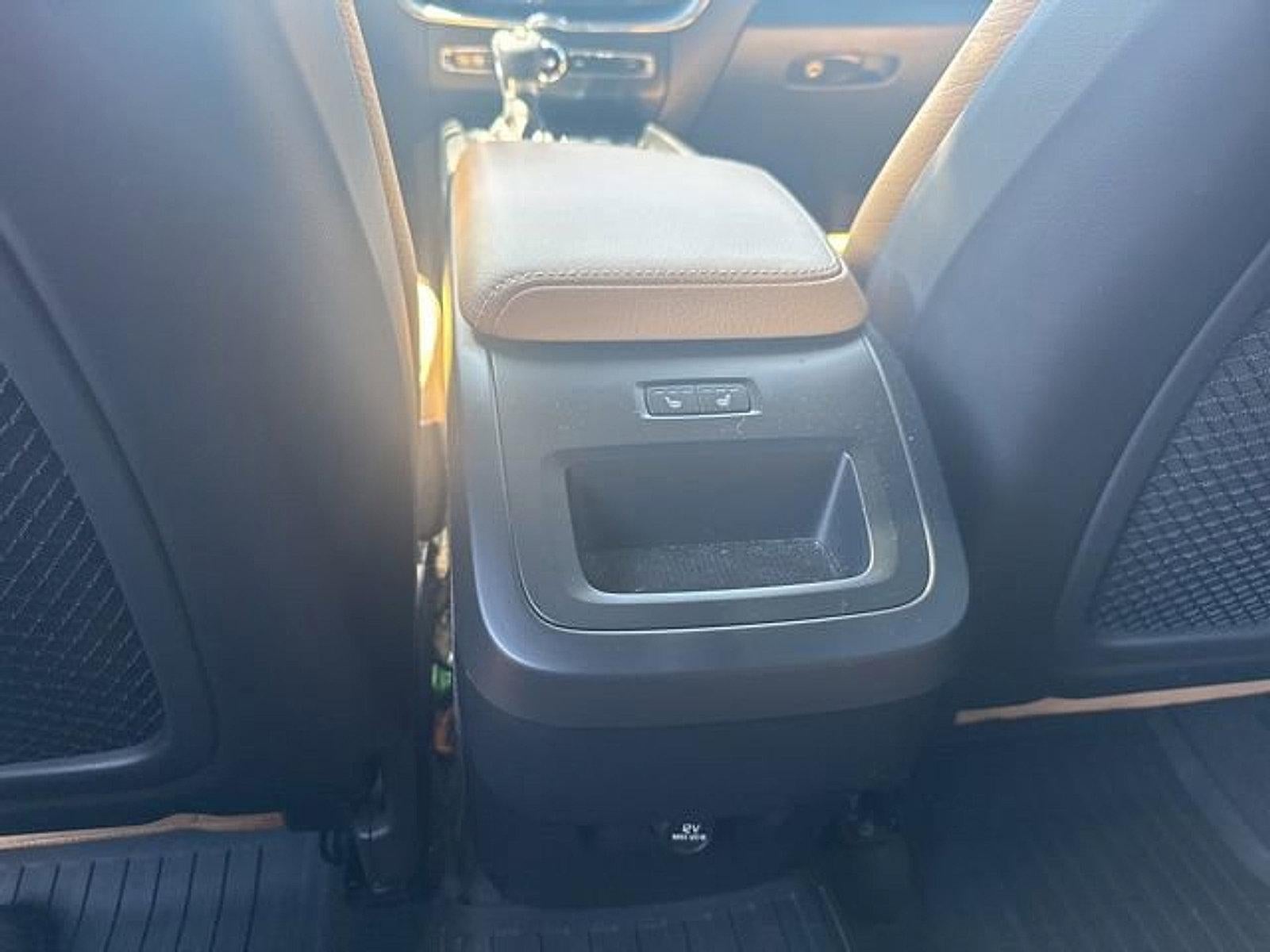 2019 Volvo XC60 T6 AWD Momentum