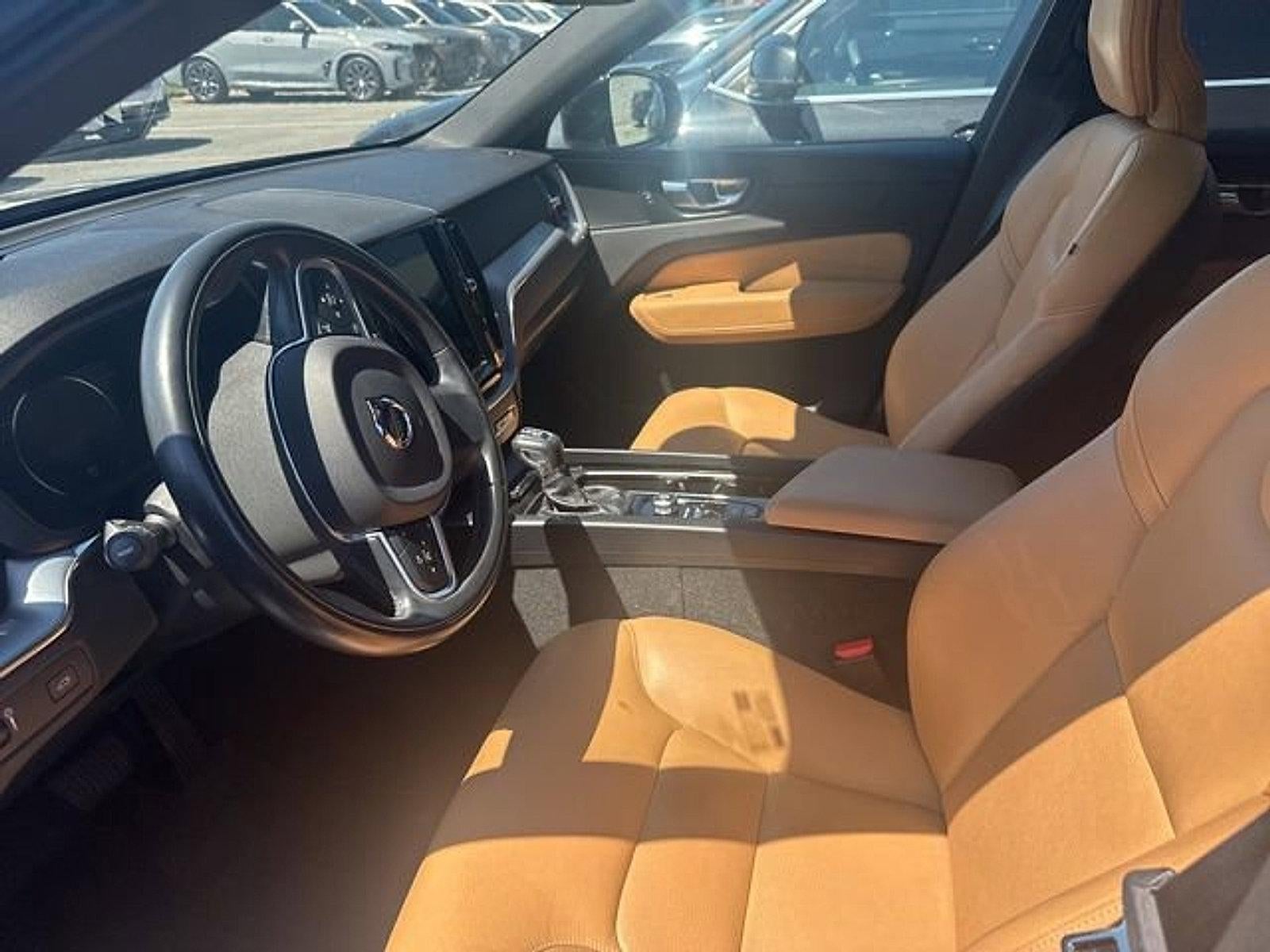 2019 Volvo XC60 T6 AWD Momentum