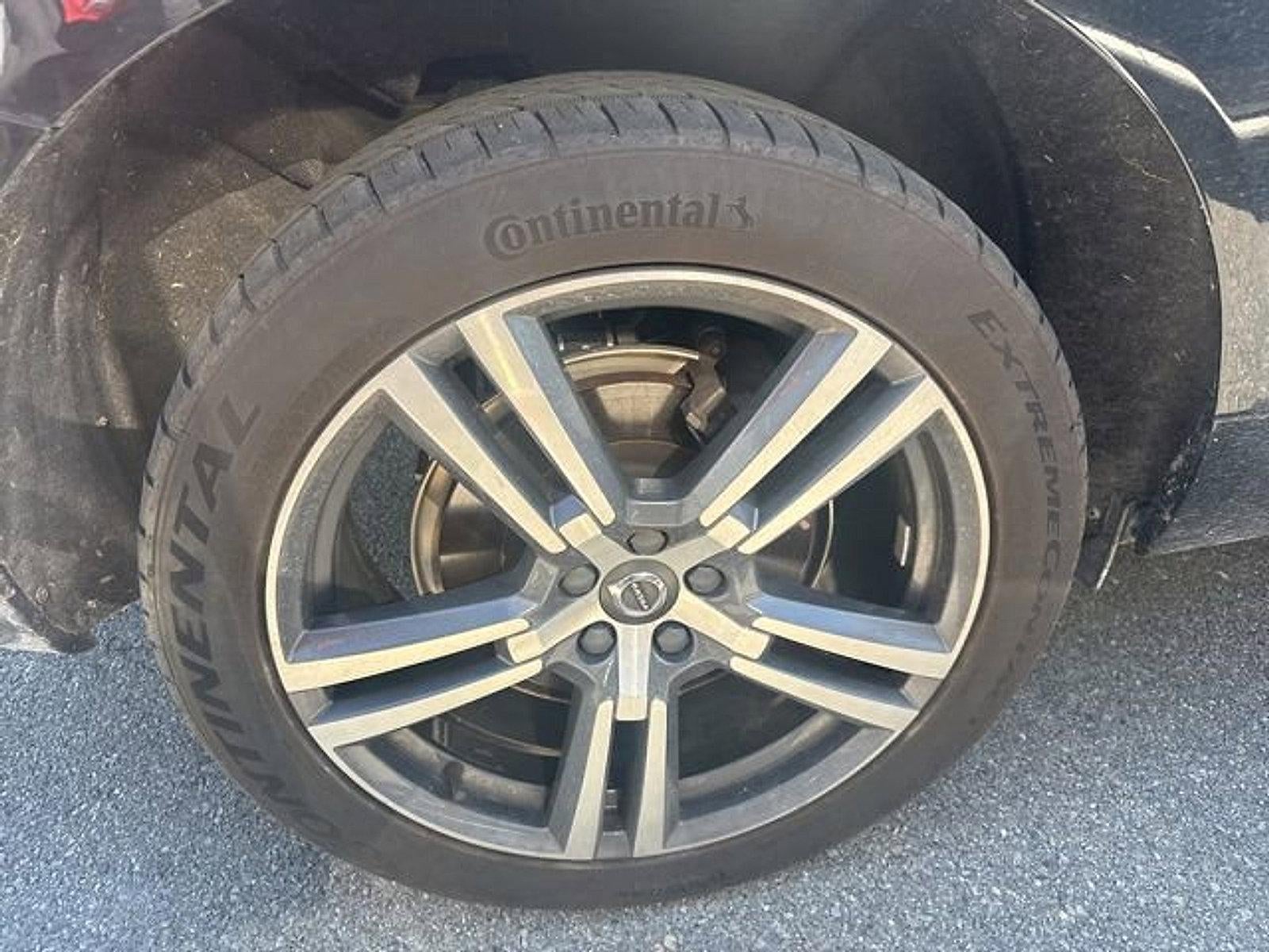 2019 Volvo XC60 T6 AWD Momentum