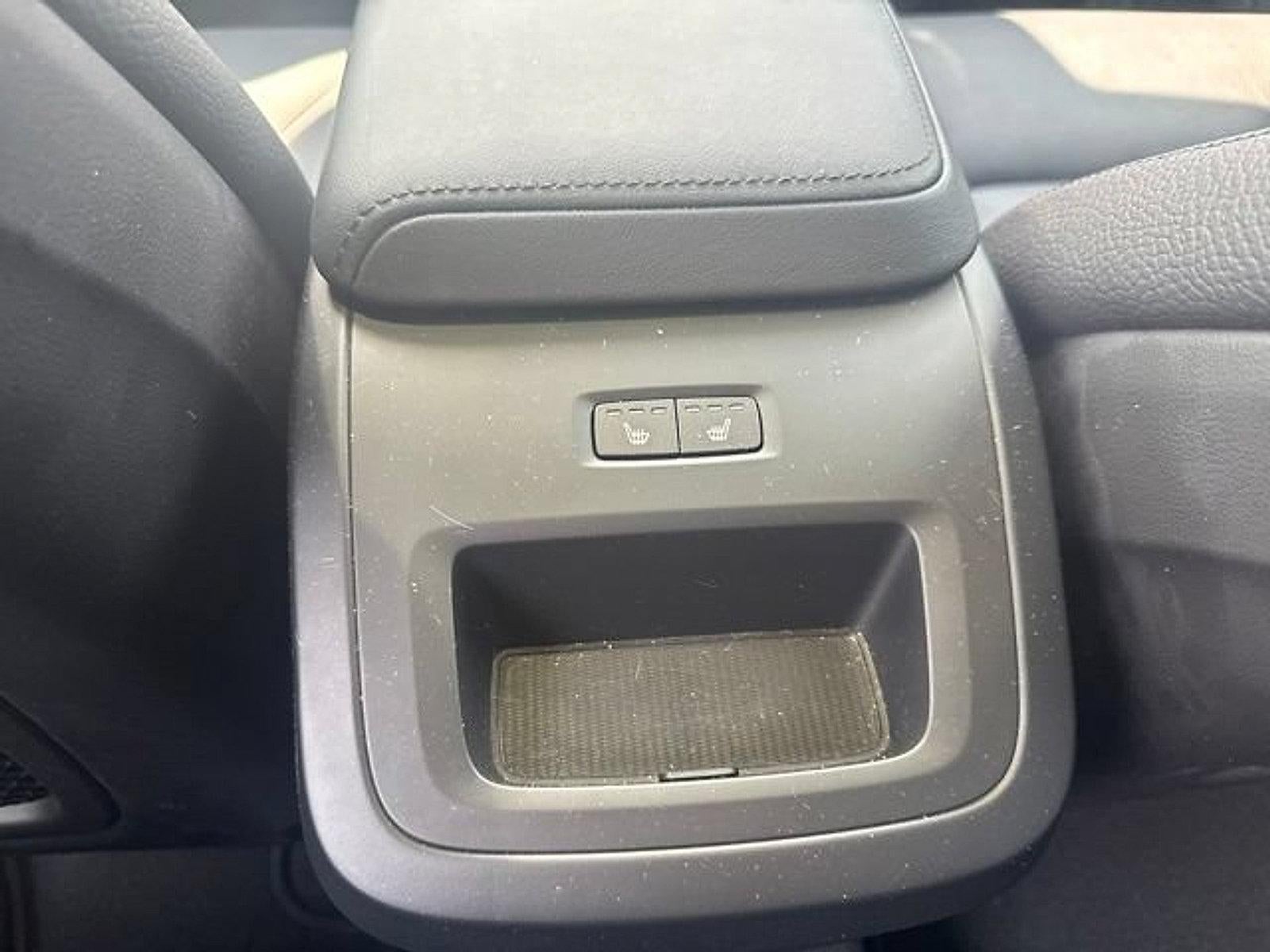 2023 Volvo XC60 B5 AWD Plus Bright Theme