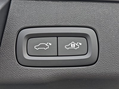 2023 Volvo XC60 B5 AWD Plus Bright Theme