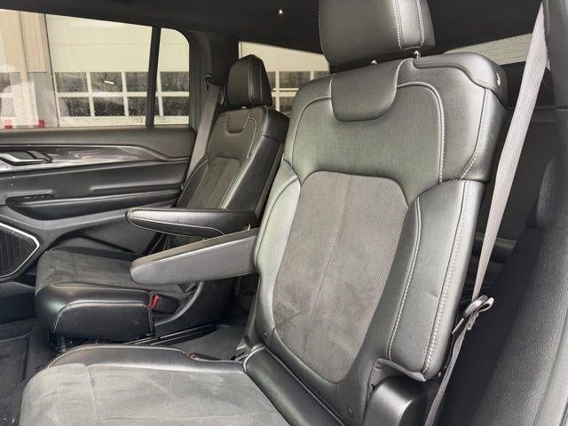 2022 Jeep Grand Cherokee L Altitude 4x4