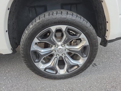 2019 RAM 1500 Limited 4x4 Crew Cab 5'7" Box