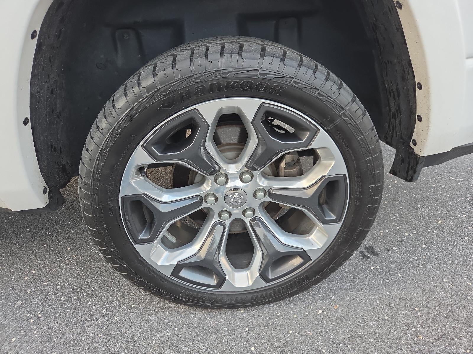 2019 RAM 1500 Limited 4x4 Crew Cab 5'7" Box
