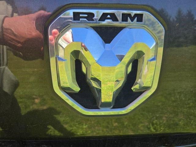 2019 RAM 1500 Laramie 4x4 Crew Cab 5'7" Box