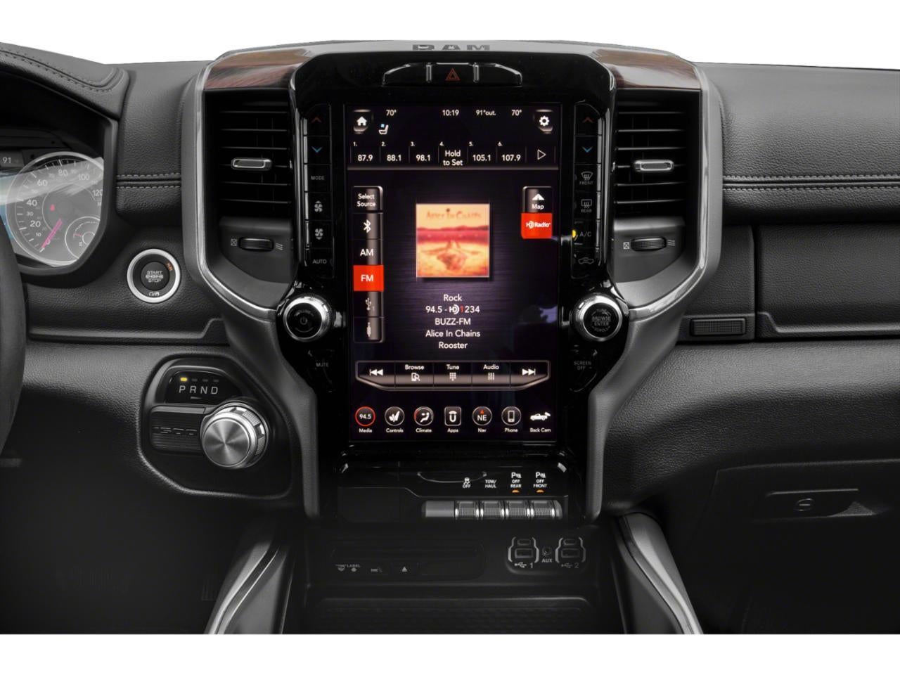 2019 RAM 1500 Laramie 4x4 Crew Cab 5'7" Box