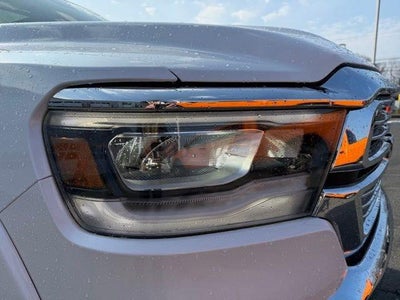 2019 RAM 1500 Laramie 4x4 Crew Cab 5'7" Box