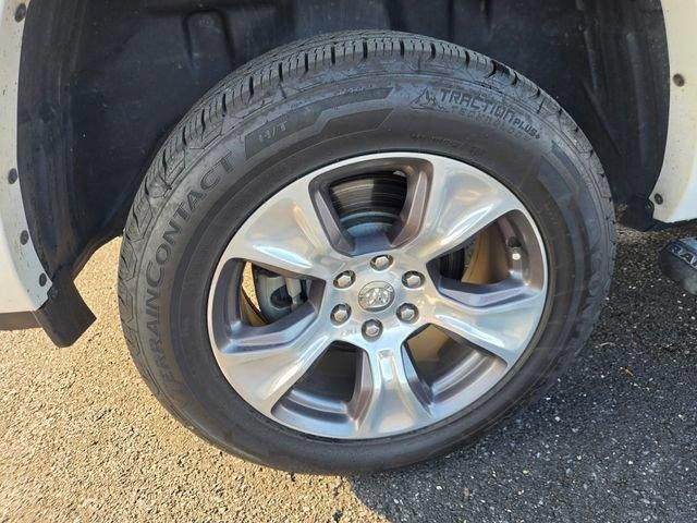 2021 RAM 1500 Laramie 4x4 Crew Cab 5'7" Box