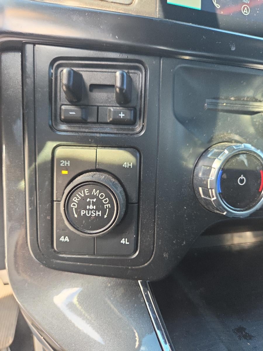 2023 Ford F-150 LARIAT 4WD SuperCrew 5.5' Box
